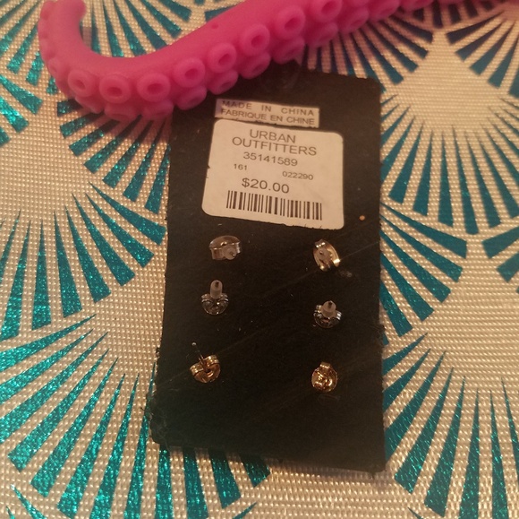 ๐งฟ UO Set of 3 Tropical Stud Earrings ๐ง๐ด๐ - Picture 2 of 2